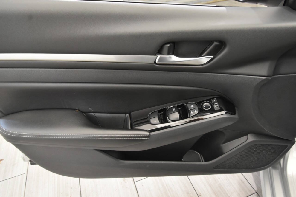 2023 Nissan Altima 2.5 SV 4dr Sedan, Silver, Mileage: 57,680 - photo 12