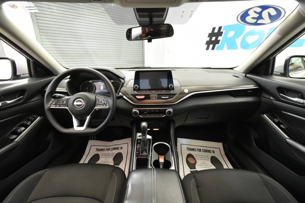 2023 Nissan Altima 2.5 SV 4dr Sedan, Silver, Mileage: 57,680 - photo 16