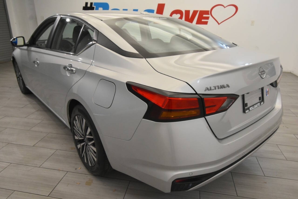 2023 Nissan Altima 2.5 SV 4dr Sedan, Silver, Mileage: 57,680 - photo 2