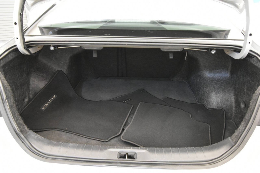 2023 Nissan Altima 2.5 SV 4dr Sedan, Silver, Mileage: 57,680 - photo 30