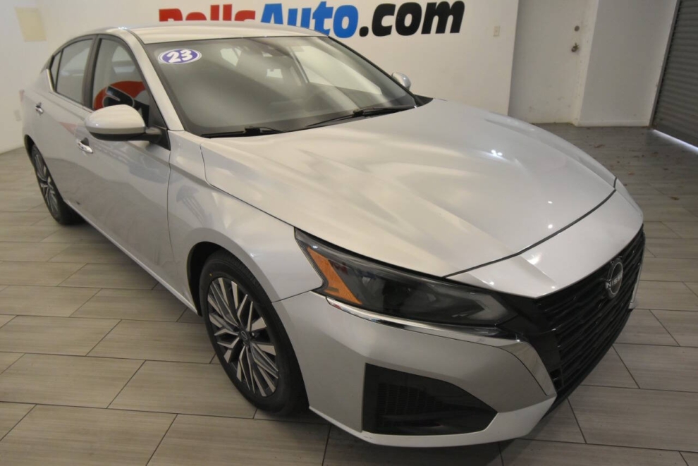 2023 Nissan Altima 2.5 SV 4dr Sedan, Silver, Mileage: 57,680 - photo 6