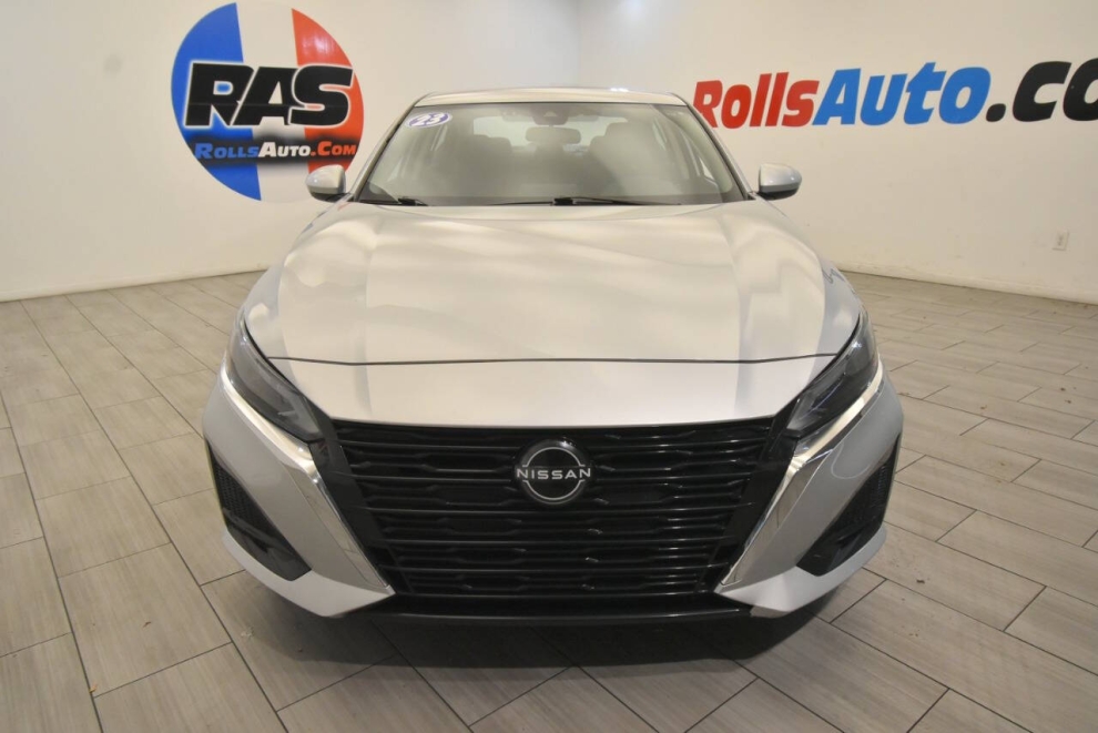 2023 Nissan Altima 2.5 SV 4dr Sedan, Silver, Mileage: 57,680 - photo 7