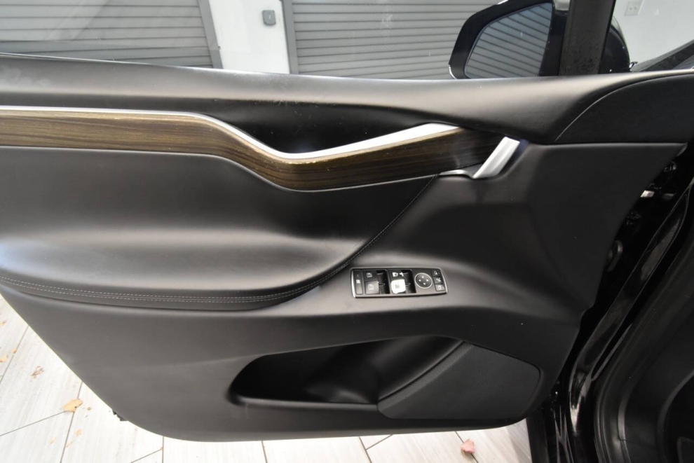 2016 Tesla Model X 90D AWD 4dr SUV, Black, Mileage: 48,000 - photo 12