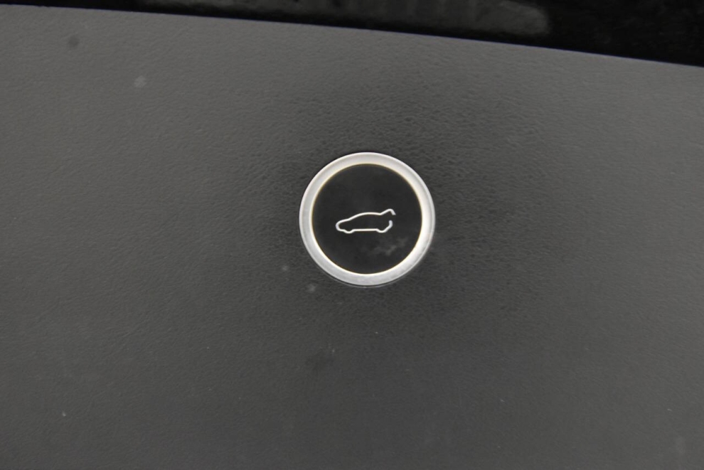 2016 Tesla Model X 90D AWD 4dr SUV, Black, Mileage: 48,000 - photo 27