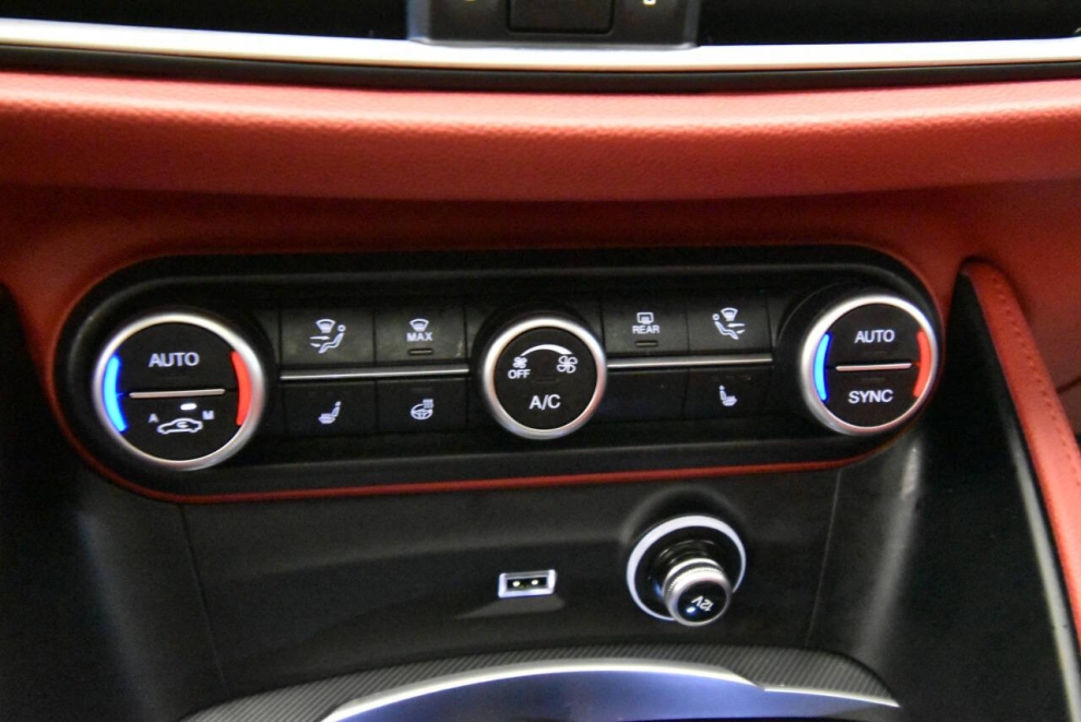 2021 Alfa Romeo Stelvio Ti AWD 4dr Crossover, Black, Mileage: 66,574 - photo 19