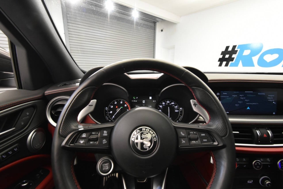 2021 Alfa Romeo Stelvio Ti AWD 4dr Crossover, Black, Mileage: 66,574 - photo 23