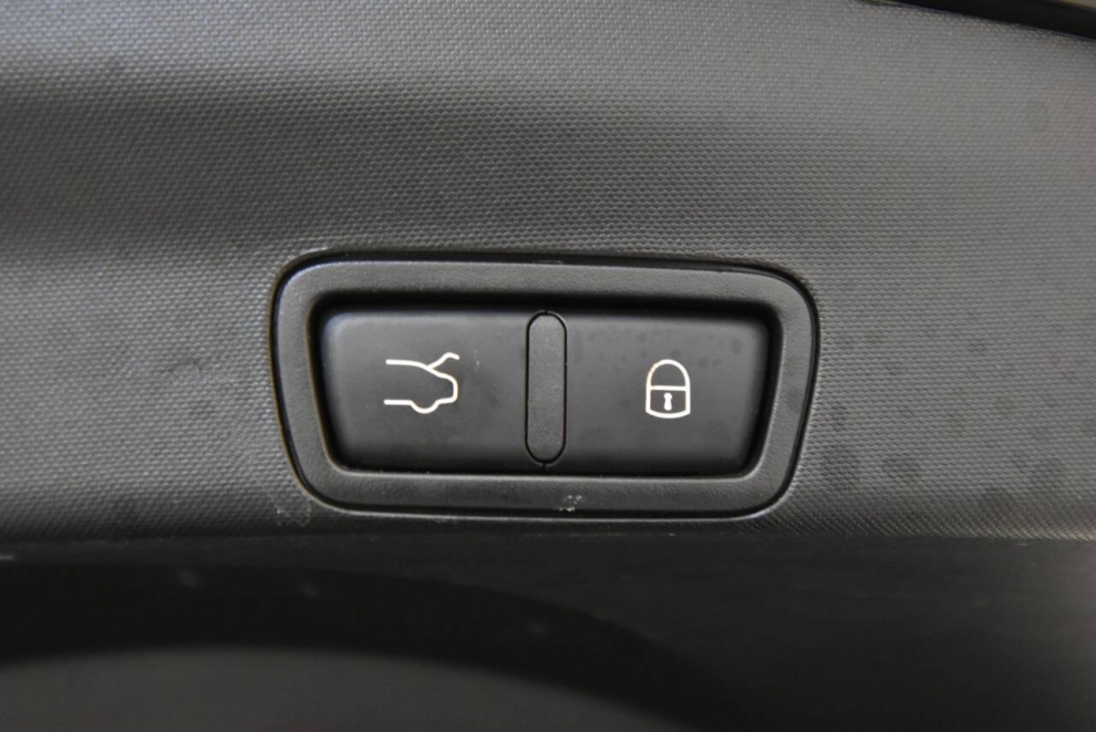 2021 Alfa Romeo Stelvio Ti AWD 4dr Crossover, Black, Mileage: 66,574 - photo 33