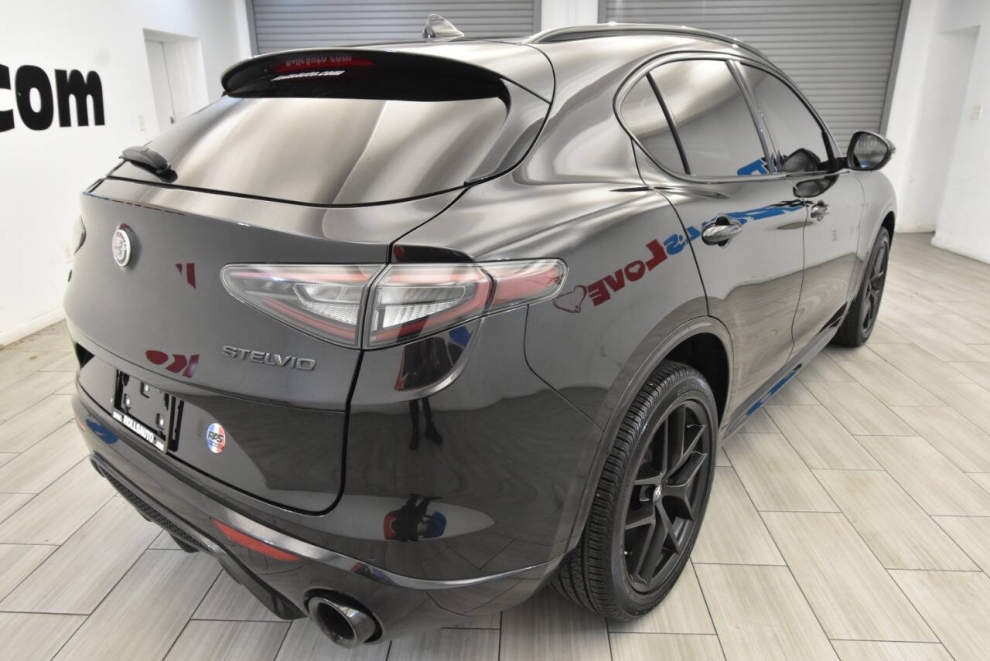 2021 Alfa Romeo Stelvio Ti AWD 4dr Crossover, Black, Mileage: 66,574 - photo 4