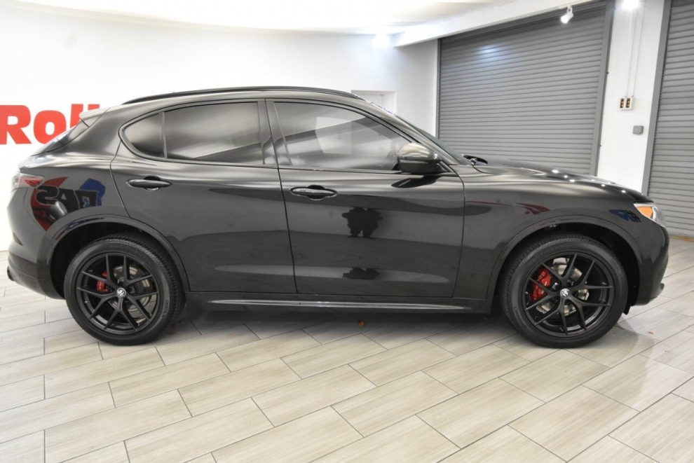 2021 Alfa Romeo Stelvio Ti AWD 4dr Crossover, Black, Mileage: 66,574 - photo 5