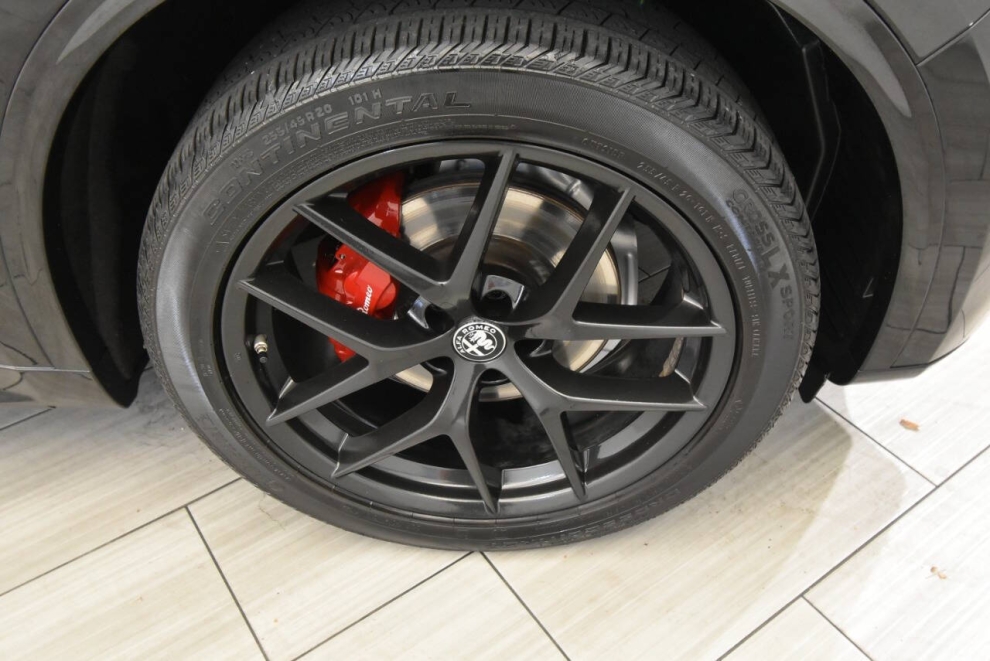 2021 Alfa Romeo Stelvio Ti AWD 4dr Crossover, Black, Mileage: 66,574 - photo 9