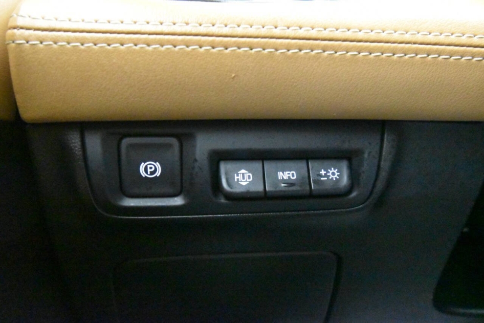 2017 Buick LaCrosse Premium AWD 4dr Sedan, Azul, Mileage: 65,841 - photo 29