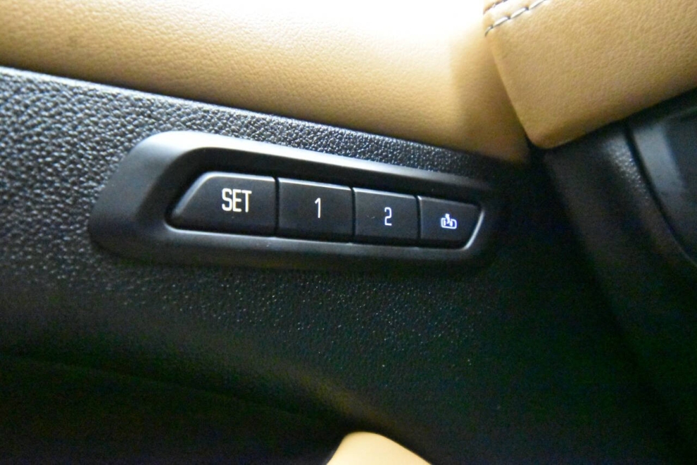 2017 Buick LaCrosse Premium AWD 4dr Sedan, Azul, Mileage: 65,841 - photo 30