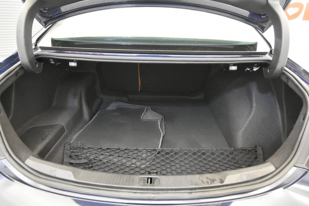 2017 Buick LaCrosse Premium AWD 4dr Sedan, Azul, Mileage: 65,841 - photo 35