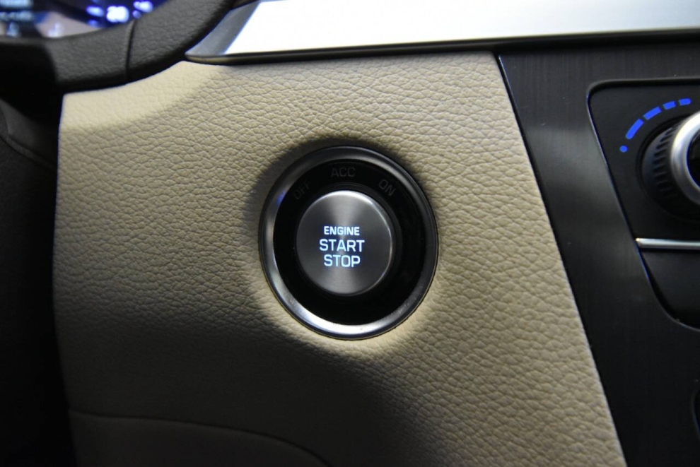 2020 Genesis G80 3.8 AWD 4dr Sedan, Azul, Mileage: 63,941 - photo 24