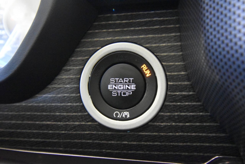 2019 RAM 1500 Limited 4x4 4dr Crew Cab 5.6 ft. SB Pickup, Blanco, Mileage: 87,838 - photo 24