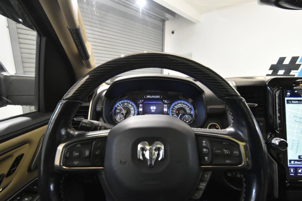 2019 RAM 1500 Limited 4x4 4dr Crew Cab 5.6 ft. SB Pickup, Blanco, Mileage: 87,838 - photo 25