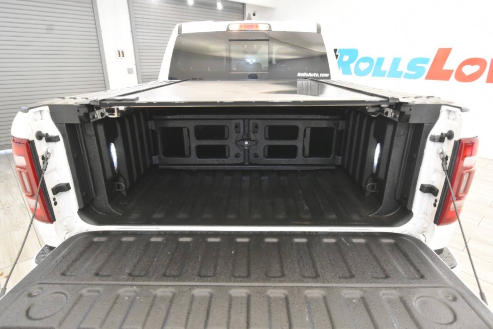 2019 RAM 1500 Limited 4x4 4dr Crew Cab 5.6 ft. SB Pickup, Blanco, Mileage: 87,838 - photo 36