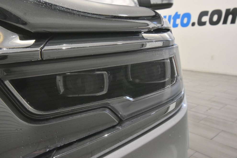 2019 RAM 1500 Limited 4x4 4dr Crew Cab 5.6 ft. SB Pickup, Blanco, Mileage: 87,838 - photo 8