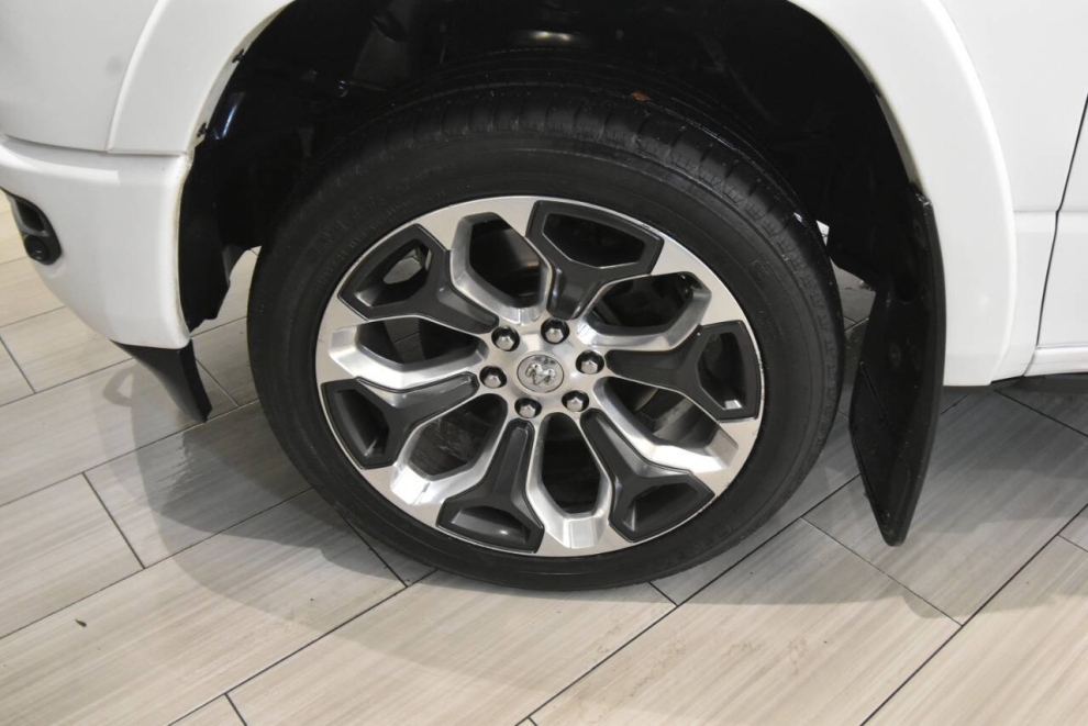 2019 RAM 1500 Limited 4x4 4dr Crew Cab 5.6 ft. SB Pickup, Blanco, Mileage: 87,838 - photo 9