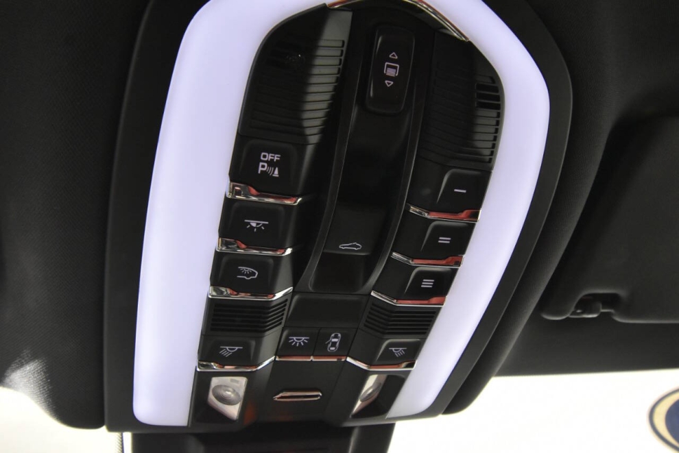 2020 Porsche Macan S AWD 4dr SUV, White, Mileage: 98,576 - photo 22