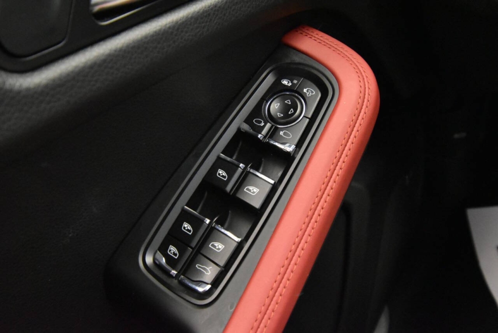 2020 Porsche Macan S AWD 4dr SUV, White, Mileage: 98,576 - photo 29