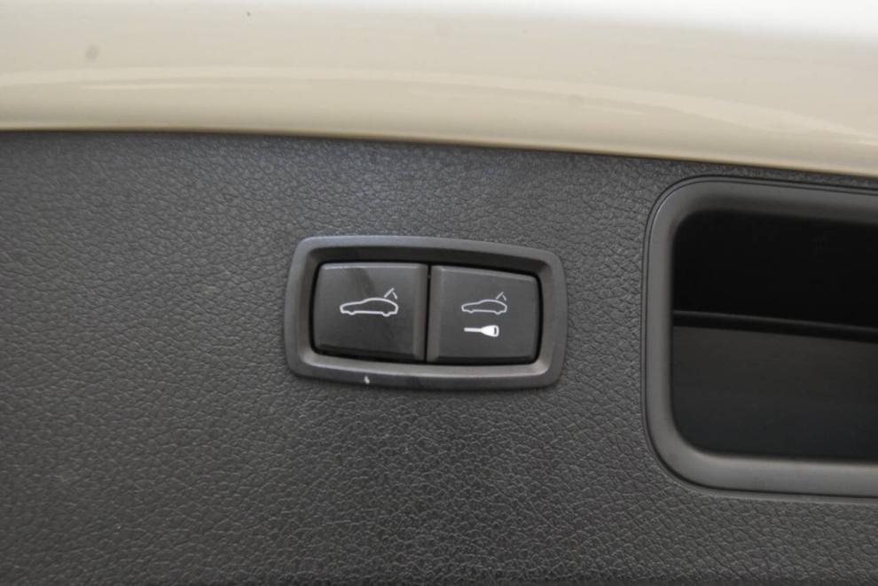 2020 Porsche Macan S AWD 4dr SUV, White, Mileage: 98,576 - photo 33