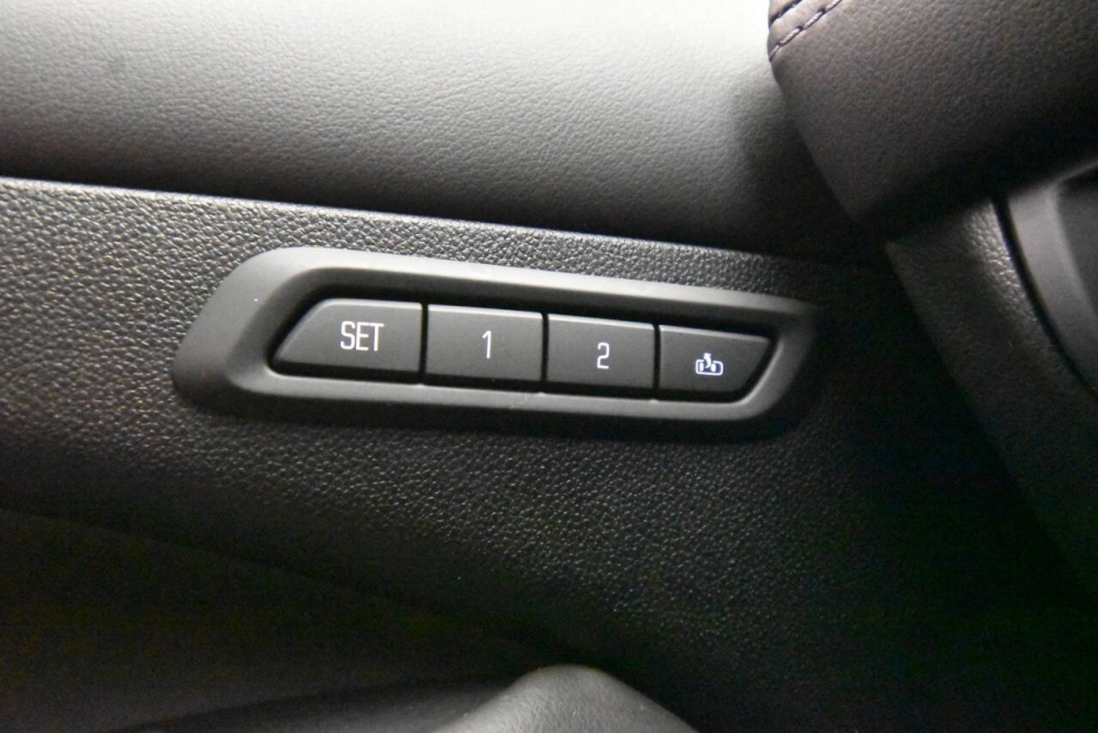 2017 Buick LaCrosse Essence 4dr Sedan, Black, Mileage: 87,566 - photo 29