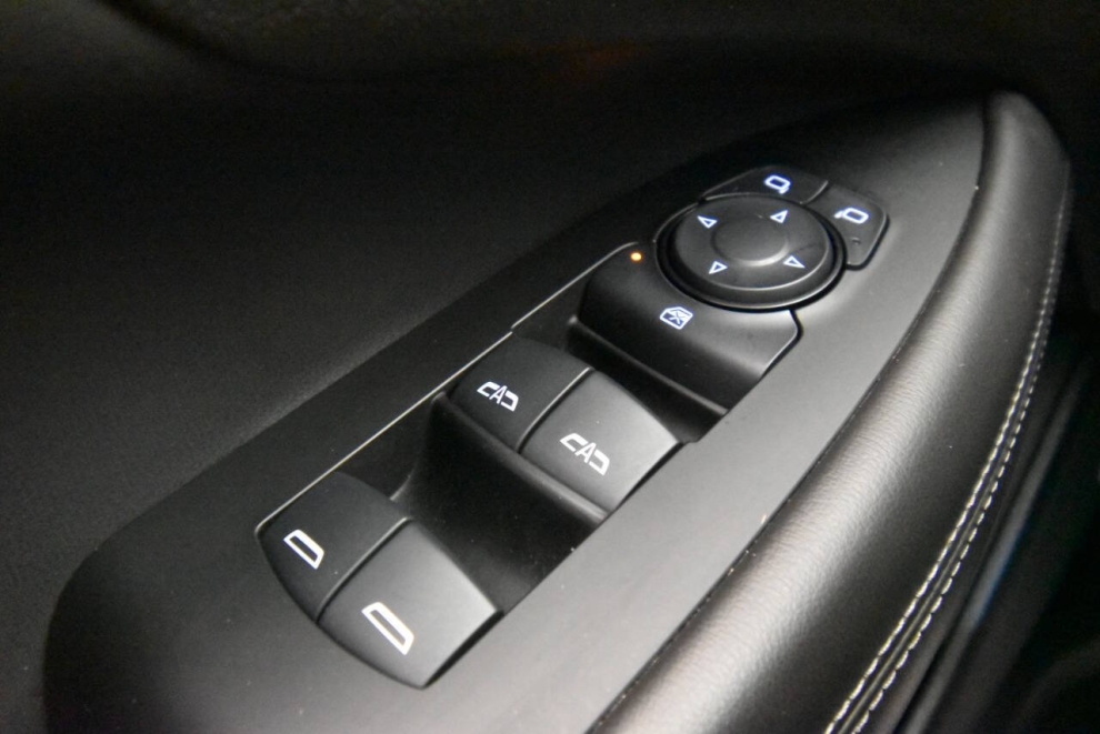 2017 Buick LaCrosse Essence 4dr Sedan, Black, Mileage: 87,566 - photo 30