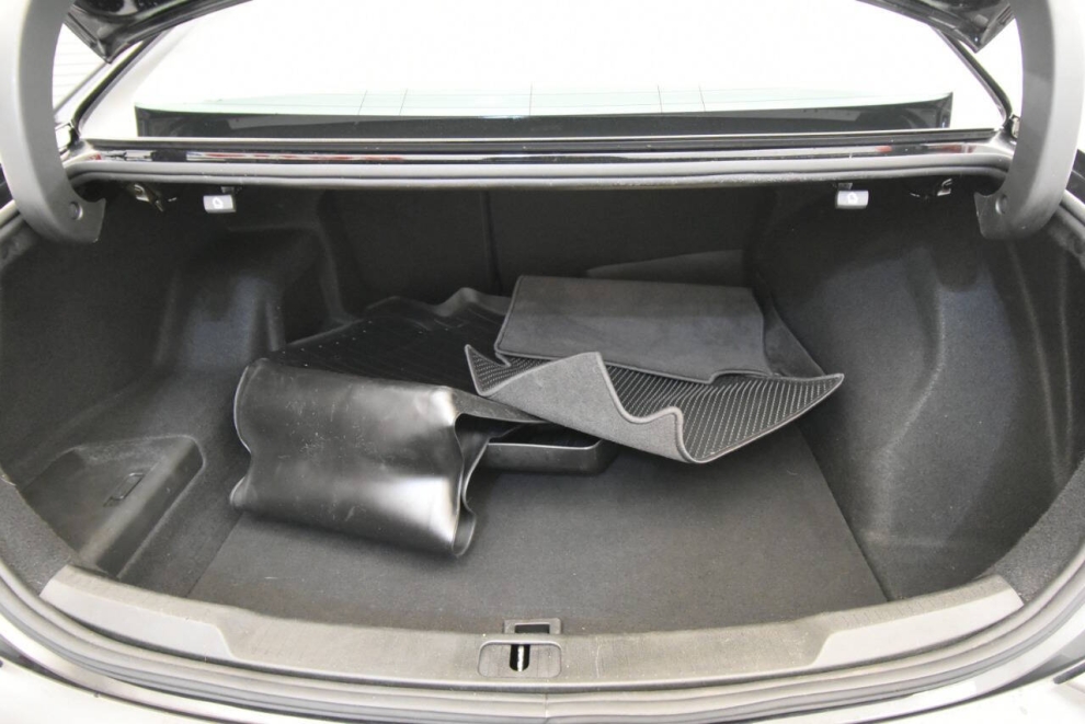 2017 Buick LaCrosse Essence 4dr Sedan, Black, Mileage: 87,566 - photo 35