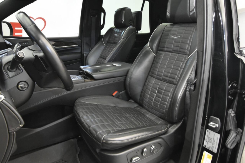 2023 Cadillac Escalade Sport Platinum 4x4 4dr SUV, Black, Mileage: 49,079 - photo 10