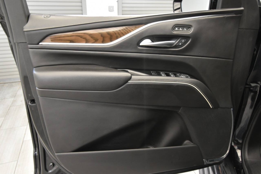 2023 Cadillac Escalade Sport Platinum 4x4 4dr SUV, Black, Mileage: 49,079 - photo 12