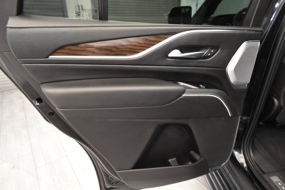 2023 Cadillac Escalade Sport Platinum 4x4 4dr SUV, Black, Mileage: 49,079 - photo 14