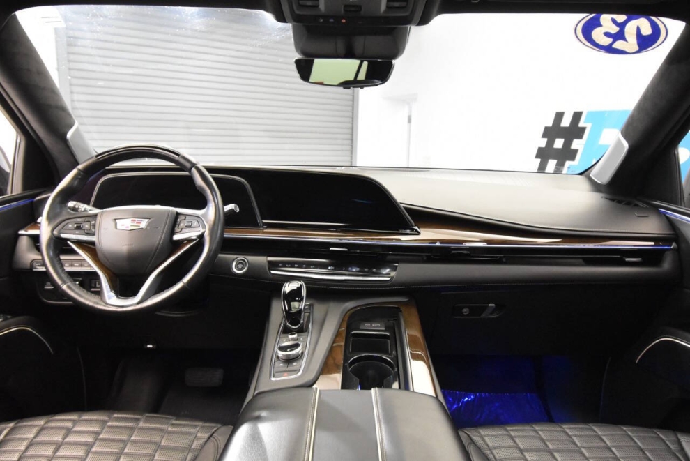 2023 Cadillac Escalade Sport Platinum 4x4 4dr SUV, Black, Mileage: 49,079 - photo 22