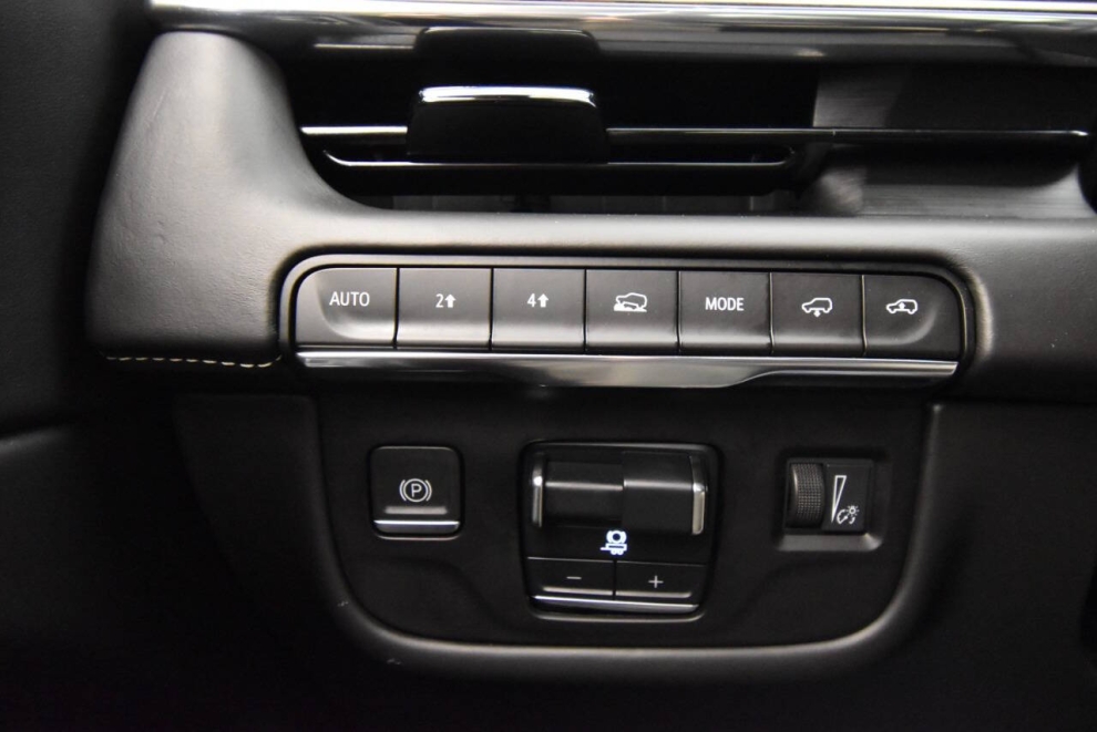 2023 Cadillac Escalade Sport Platinum 4x4 4dr SUV, Black, Mileage: 49,079 - photo 33