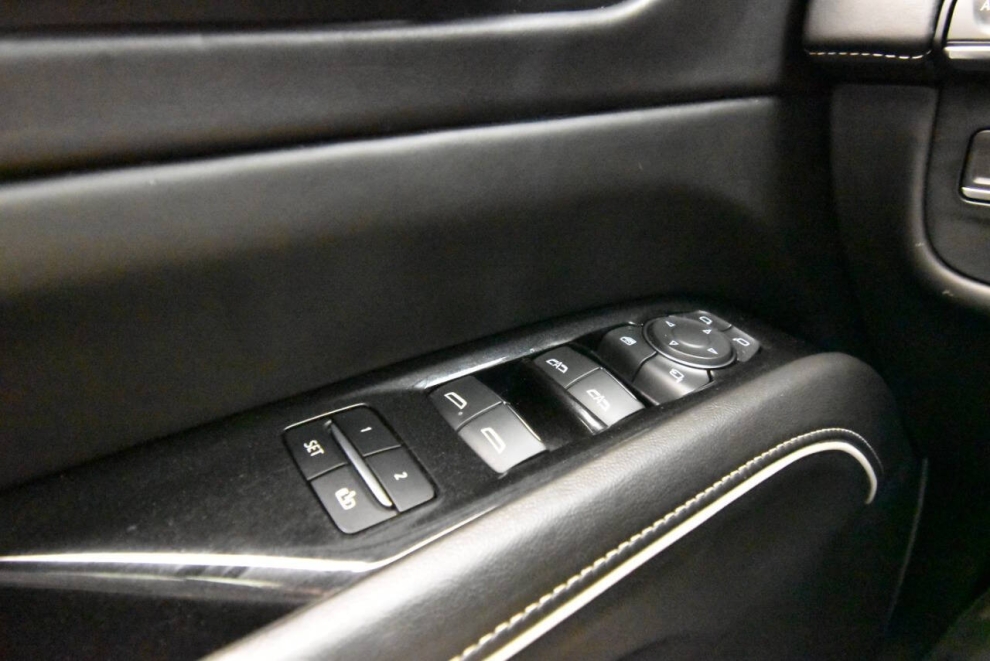 2023 Cadillac Escalade Sport Platinum 4x4 4dr SUV, Black, Mileage: 49,079 - photo 34