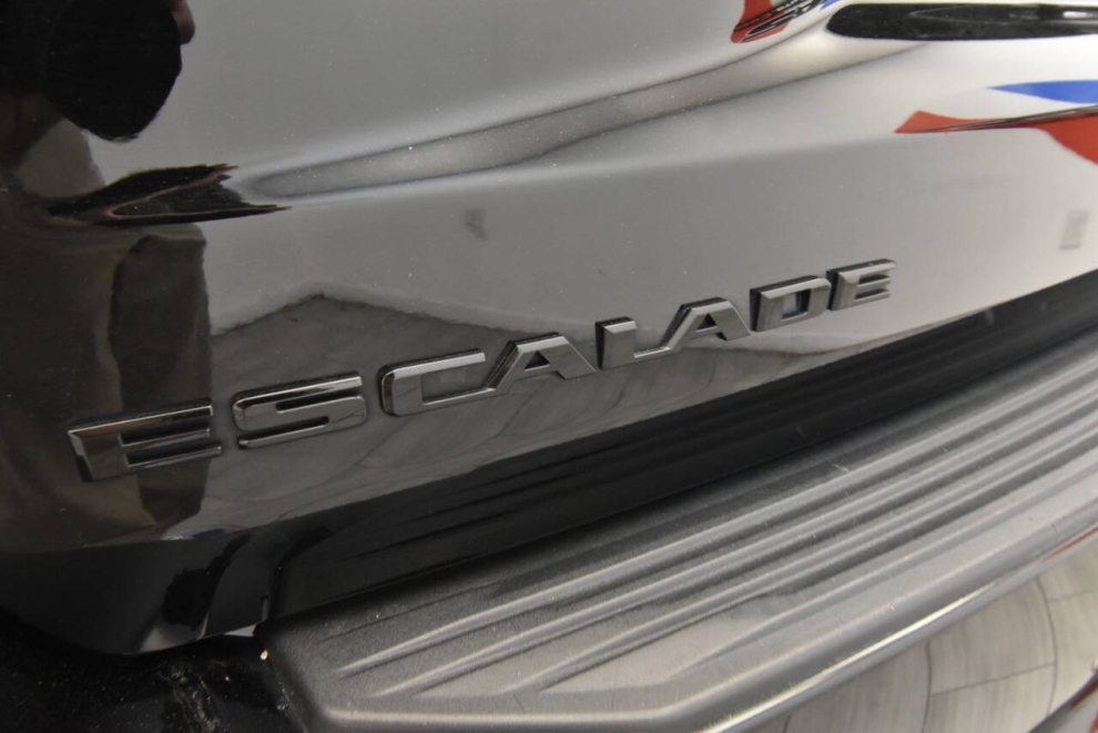 2023 Cadillac Escalade Sport Platinum 4x4 4dr SUV, Black, Mileage: 49,079 - photo 36