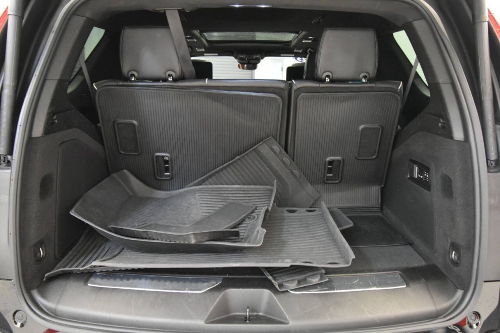 2023 Cadillac Escalade Sport Platinum 4x4 4dr SUV, Black, Mileage: 49,079 - photo 38