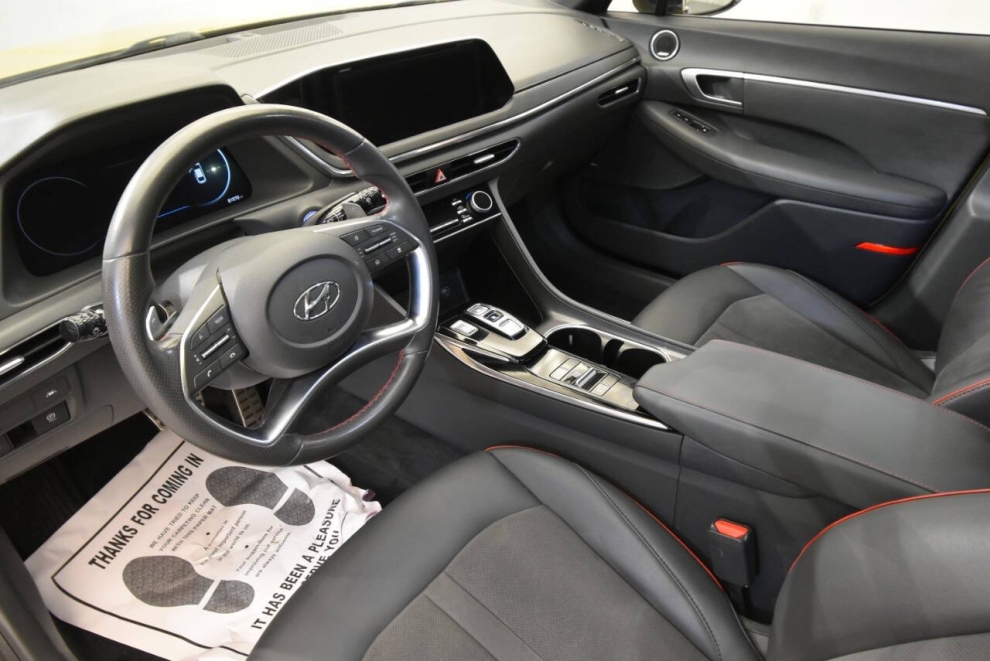 2020 Hyundai Sonata SEL Plus 4dr Sedan, Yellow, Mileage: 81,557 - photo 11