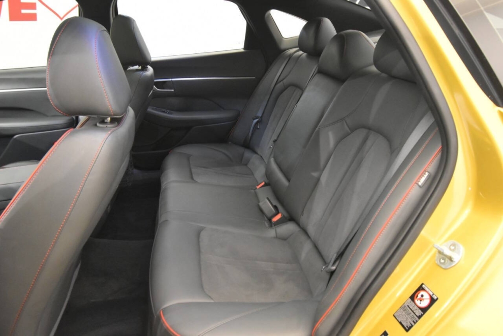 2020 Hyundai Sonata SEL Plus 4dr Sedan, Yellow, Mileage: 81,557 - photo 13