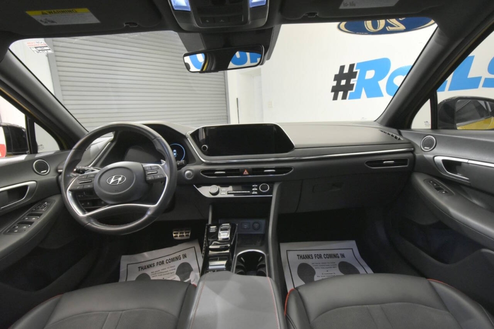 2020 Hyundai Sonata SEL Plus 4dr Sedan, Yellow, Mileage: 81,557 - photo 17