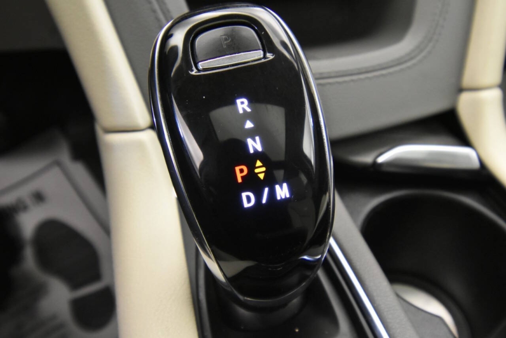 2020 Cadillac XT5 Premium Luxury 4x4 4dr SUV, Gris, Mileage: 58,722 - photo 19