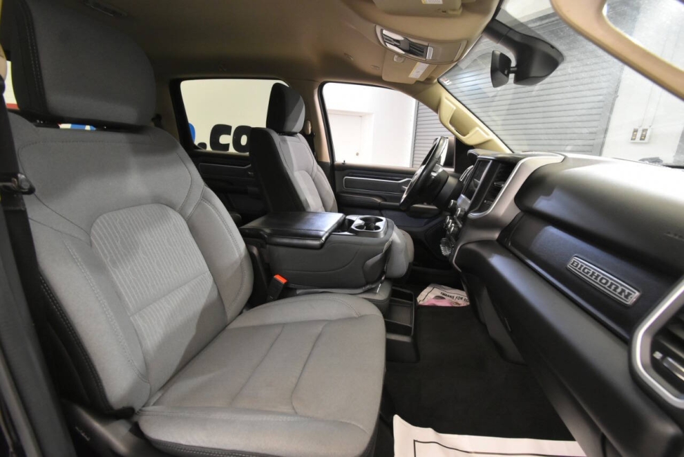 2020 RAM 1500 Big Horn 4x4 4dr Crew Cab 5.6 ft. SB Pickup, Black, Mileage: 80,226 - photo 14
