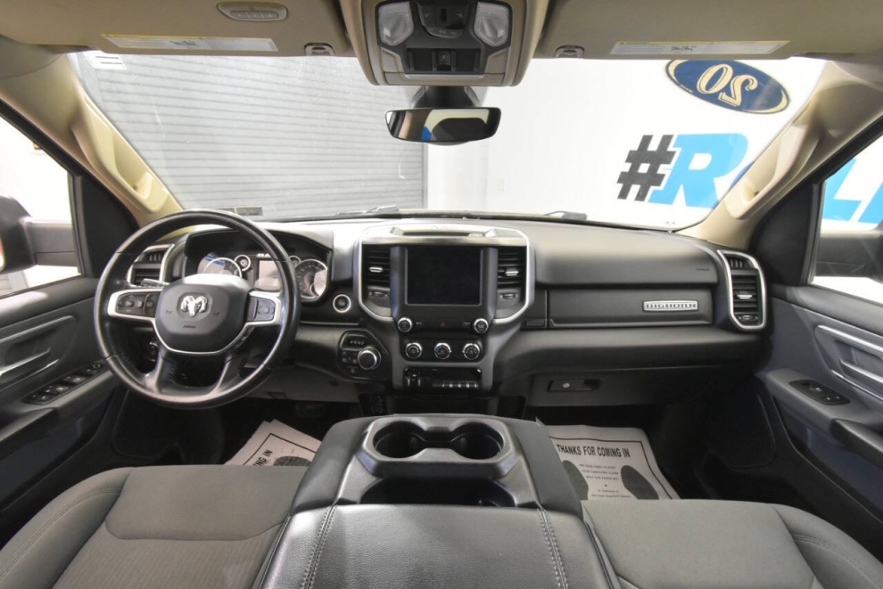 2020 RAM 1500 Big Horn 4x4 4dr Crew Cab 5.6 ft. SB Pickup, Black, Mileage: 80,226 - photo 16