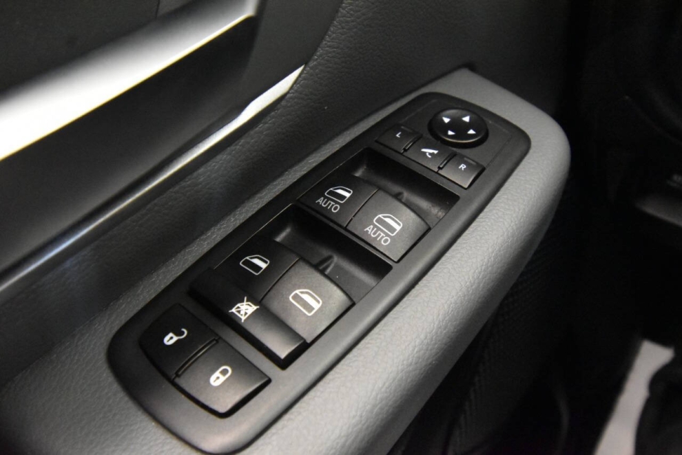 2020 RAM 1500 Big Horn 4x4 4dr Crew Cab 5.6 ft. SB Pickup, Black, Mileage: 80,226 - photo 28