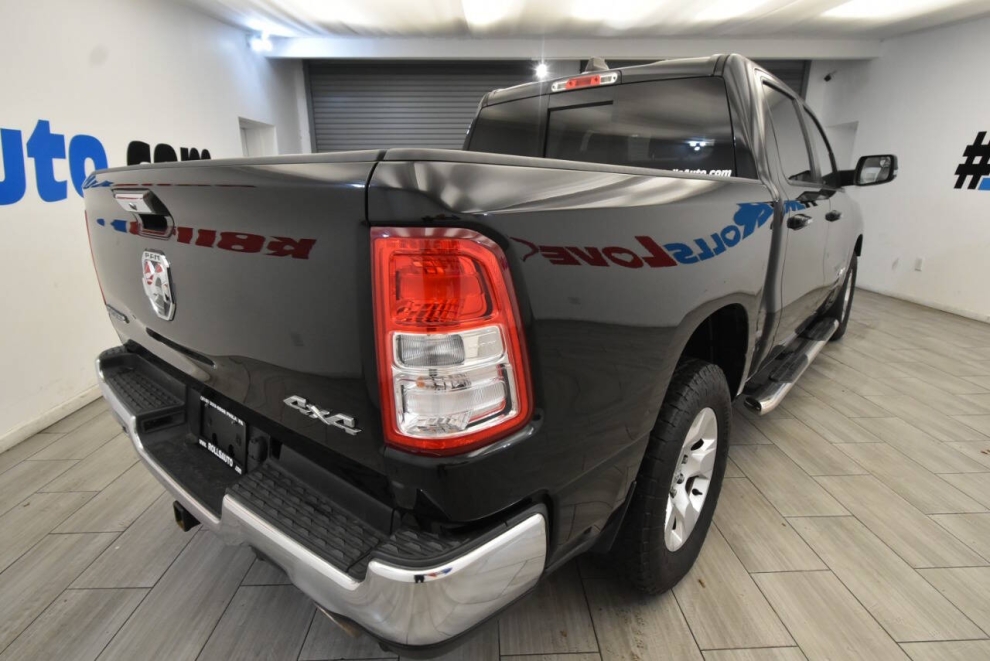 2020 RAM 1500 Big Horn 4x4 4dr Crew Cab 5.6 ft. SB Pickup, Black, Mileage: 80,226 - photo 4