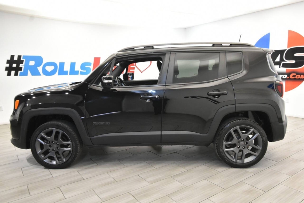 2020 Jeep Renegade Altitude 4x4 4dr SUV, Black, Mileage: 69,908 - photo 1