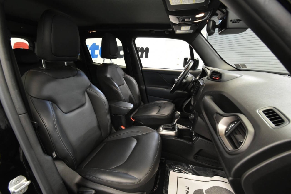 2020 Jeep Renegade Altitude 4x4 4dr SUV, Black, Mileage: 69,908 - photo 14