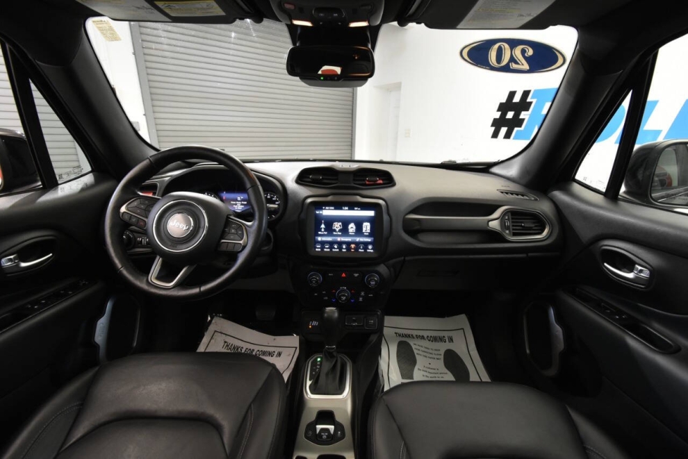 2020 Jeep Renegade Altitude 4x4 4dr SUV, Black, Mileage: 69,908 - photo 16