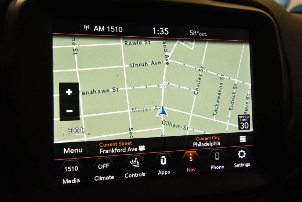 2020 Jeep Renegade Altitude 4x4 4dr SUV, Black, Mileage: 69,908 - photo 21