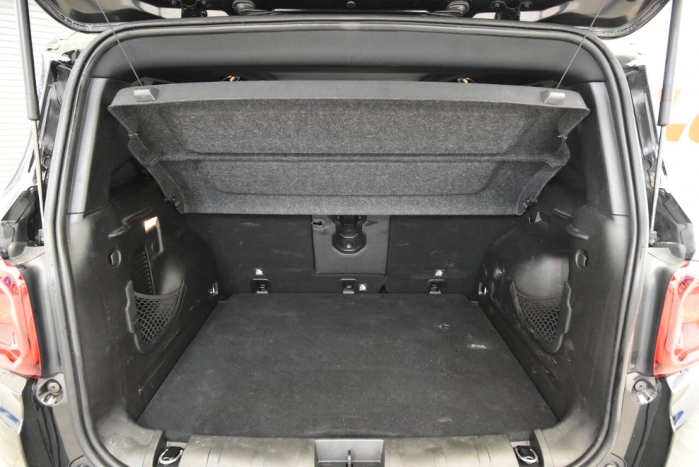 2020 Jeep Renegade Altitude 4x4 4dr SUV, Black, Mileage: 69,908 - photo 32